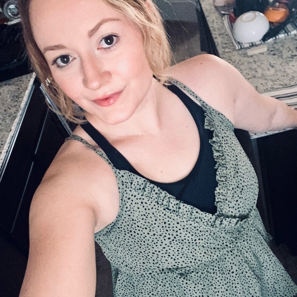 Meet your Posher, Andrea - Picture 4 of 4